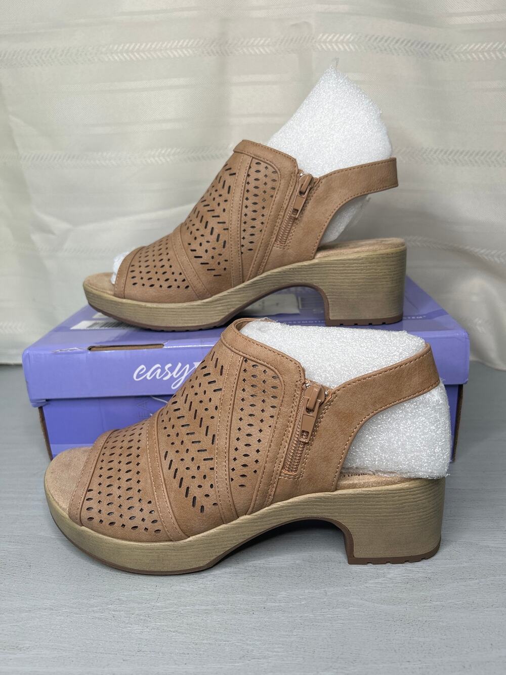 Easy Street Evan Perforated Platform Sandals Natural Womens Size 8M